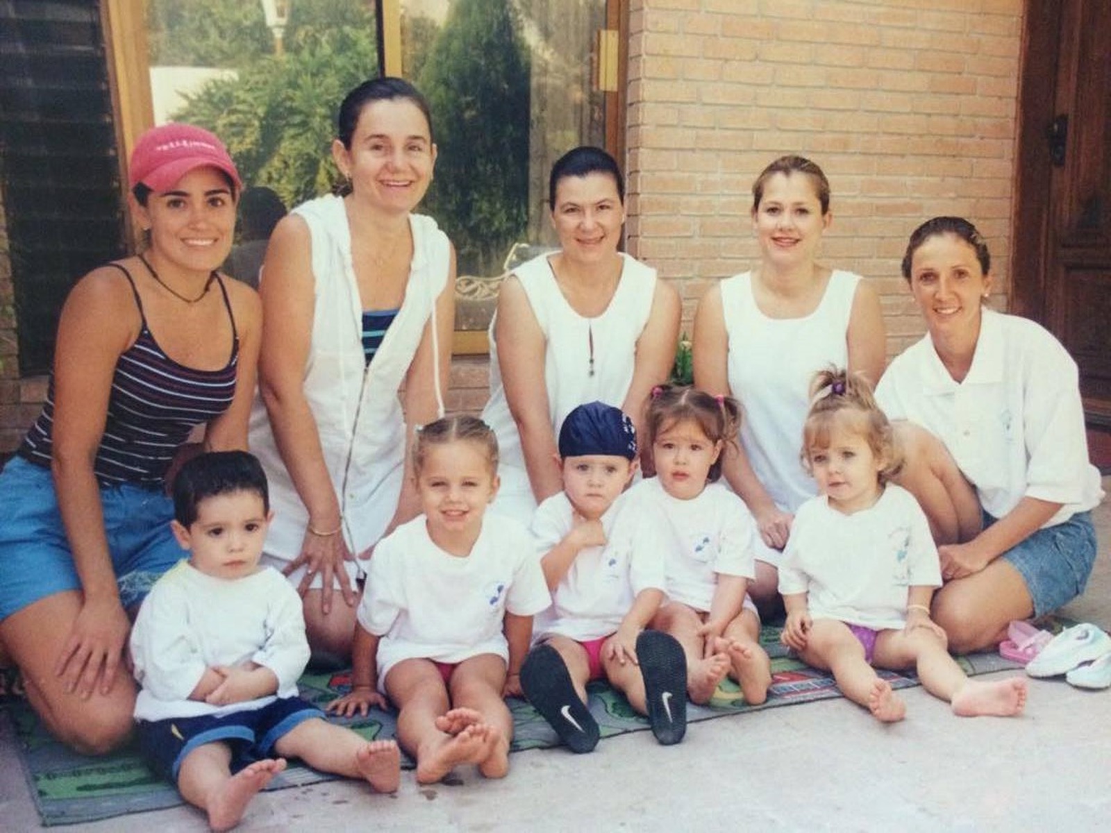 Primeras generaciones y equipo de Mi Mundo Acuático